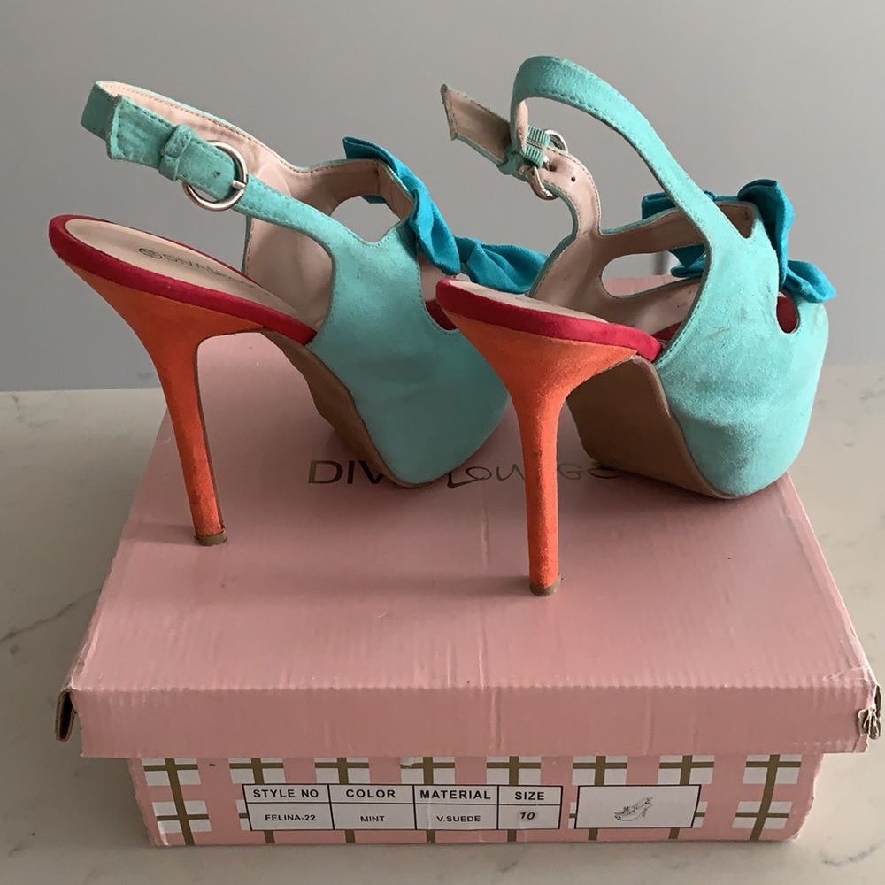 Adorable color block platform heels with bows - Picture 2 of 2